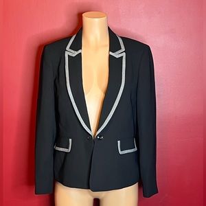Black detailed Tahari blazer. Size 12p